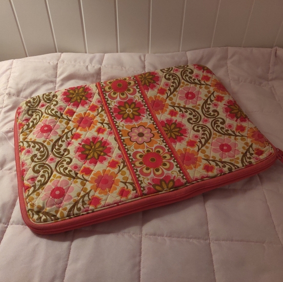 Vera Bradley Laptop Sleeve - Picture 1 of 5